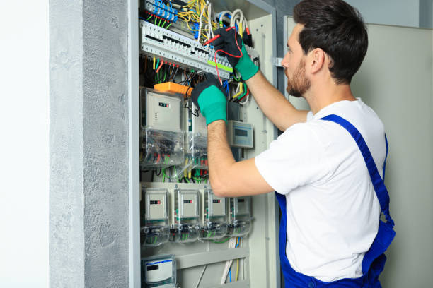 Best Affordable Emergency Electrician  in Linn, MO
